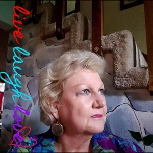 Meet your Posher, Maxine